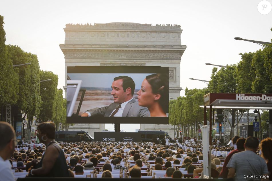 Atmosphère à La Projection Du Film Oss 177 Le Caire Nid D - 