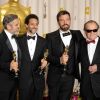 George Clooney, Grant Heslov, producteurs, et l'acteur, producteur et realisateur de "Argo" Ben Affleck, aux cotes de Jack Nicholson qui vient de leur remettre l'Oscar du meilleur film - Gagnants (Press Room) de la 85eme ceremonie des Oscars a Hollywood, le 24 fevrier 2013.