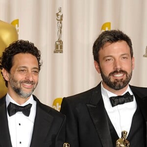 George Clooney, Grant Heslov, producteurs, et l'acteur, producteur et realisateur de "Argo" Ben Affleck, aux cotes de Jack Nicholson qui vient de leur remettre l'Oscar du meilleur film - Gagnants (Press Room) de la 85eme ceremonie des Oscars a Hollywood, le 24 fevrier 2013.