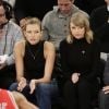 Karlie Kloss, Taylor Swift, Ben Stiller et son fils Quinlin Dempsey assistent au match des New York Knicks à New York, le 29 octobre 2014.