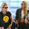 Kristen Stewart et sa compagne Stella Maxwell arrivent à l'aéroport JFK (international John F. Kennedy) à New York City, New York, Etats-Unis, le 8 juillet 2019.
