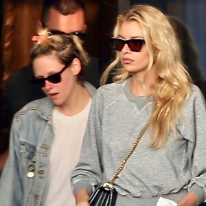 Kristen Stewart retrouve son ex compagne Stella Maxwell pour aller se faire pomponner dans un salon de manucure/pédicure après s'être relaxée dans un spa à Los Angeles. Le 4 juin 2019