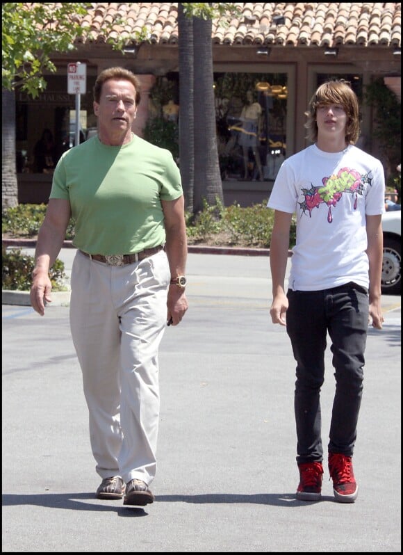 Arnold Schwarzenegger et son fils Patrick à Los Angeles en 2008.