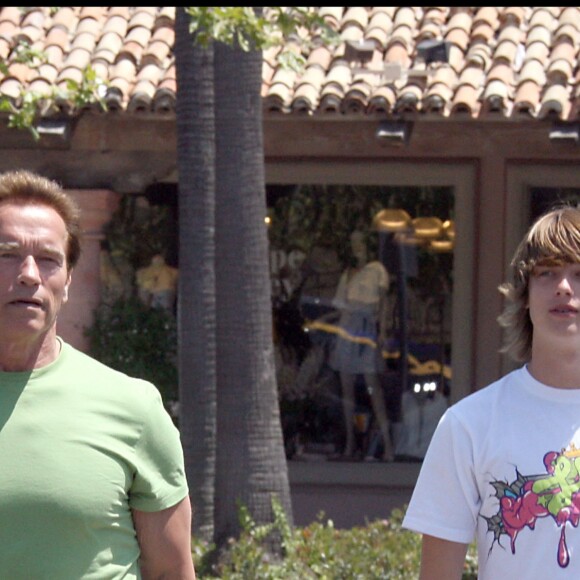 Arnold Schwarzenegger et son fils Patrick à Los Angeles en 2008.