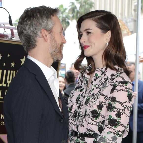 Anne Hathaway et son mari Adam Shulman - Anne Hathaway reçoit son étoile sur le Walk Of Fame dans le quartier de Hollywood à Los Angeles, le 9 mai 2019