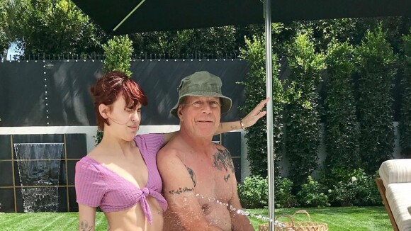 Bruce Willis, rare photo avec sa fille Tallulah: un détail hilarant casse tout !