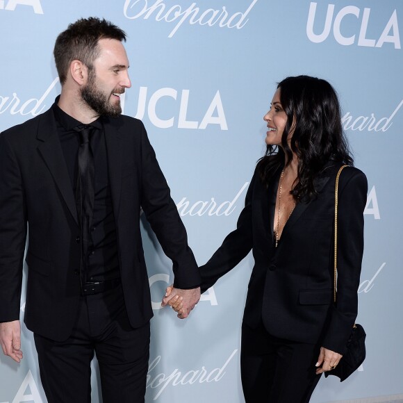 Courteney Cox et son compagnon Johnny McDaid à la soirée UCLA en l'honneur de B. Streisand et G. Bundchen à Los Angeles, le 21 février 2019 UCLA To Honor B. Streisand and G. Bundchen at 2019 Hollywood