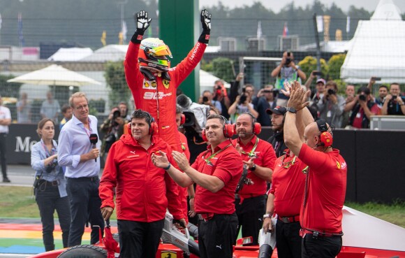 Mick Schumacher a piloté samedi 27 juillet 2019, à l'occasion du Grand Prix de F1 d'Hockenheim en Allemagne, la Ferrari F2004 avec laquelle son père Michael avait remporté son septième et dernier titre de champion du monde en 2004.