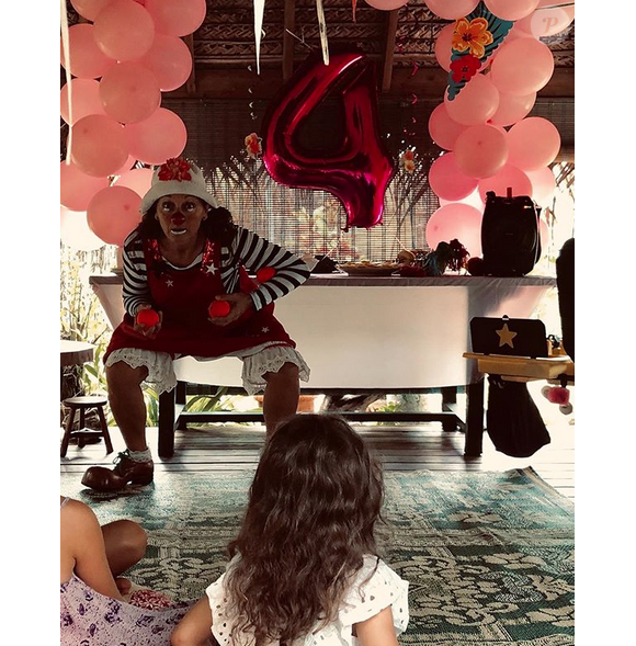 L'animateur Arthur dévoile une photo de l'anniversaire de sa fille Manava. Elle fête ses 4 ans. Août 2019.