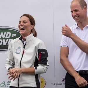 Le prince William, duc de Cambridge, et Catherine (Kate) Middleton, duchesse de Cambridge, lors de la remise des prix de la régate King's Cup à Cowes, Royaume Uni, le 8 août 2019.