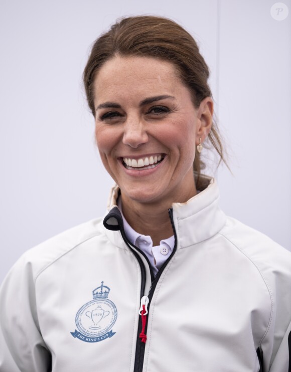 Catherine (Kate) Middleton, duchesse de Cambridge, lors de la remise des prix de la régate King's Cup à Cowes, Royaume Uni, le 8 août 2019.