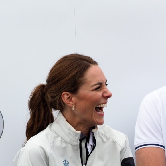 Le prince William, duc de Cambridge, et Catherine Kate Middleton, duchesse de Cambridge lors de la remise de prix de la régate King's Cup à Cowes le 8 août 2019.