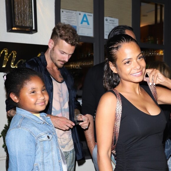 Christina Milian, enceinte, son compagnon Matt Pokora et sa fille Violet Madison sont allés dîner dans le restaurant Madeo à Beverly Hills, le 8 août 2019.