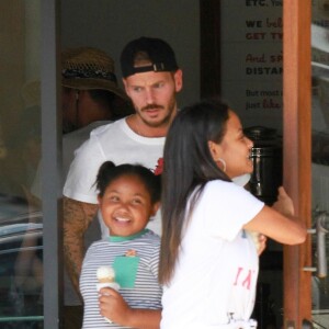 Matt Pokora, sa compagne Christina Milian enceinte et sa fille Violet Nash - Enceinte et radieuse, C.Milian se rend au glacier McConnell avec compagnon M.Pokora et sa fille V.Nash pour le goûter après avoir acheté des vêtements pour bébés. La chanteuse 'Dip it Low' et son compagnon ont annoncé sa grossesse la semaine dernière via Instagram. C'est le premier enfant du couple et le premier enfant de M.Pokora. Los Angeles, le 3 août 2019.