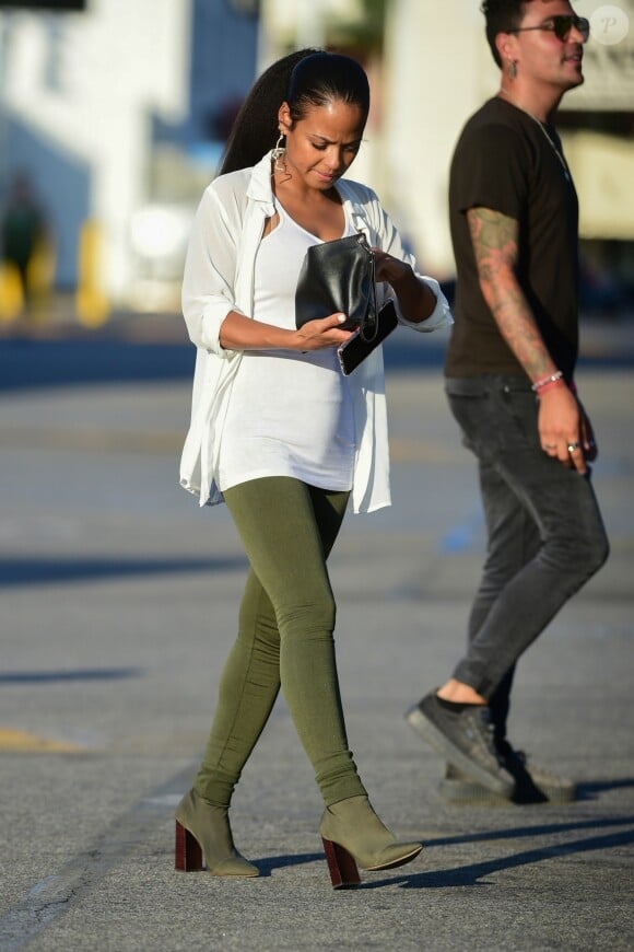 Christina Milian enceinte se balade dans les rues de Los Angeles. Christina attend son premier enfant avec son compagnon M. Pokora. Le 31 juillet 2019
