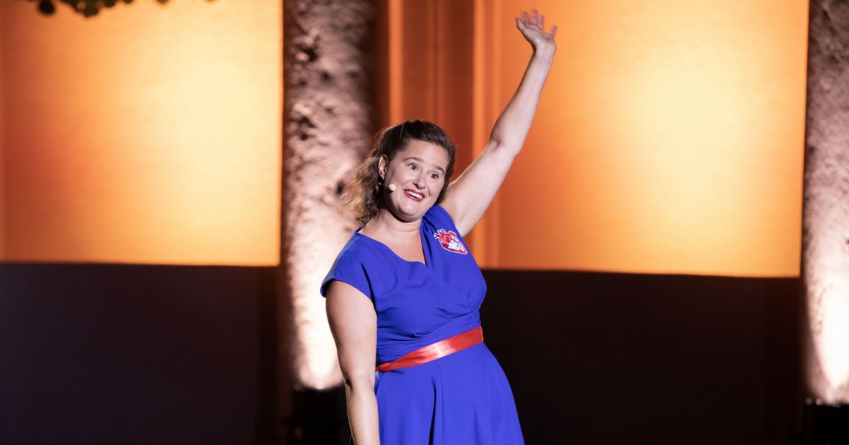 Elodie Poux Le Syndrome Du Playmobil Streaming Exclusif - Elodie Poux lors de la représentation de son one-woman-show