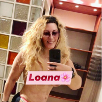 Loana : Topless, elle dévoile son corps très aminci