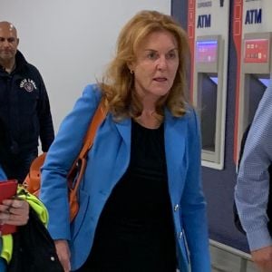 Exclusif - Sarah Ferguson, duchesse d'York, lors de son arrivée à l'aéroport d'Aberdeen en Ecosse tard dans la soirée du mercredi 7 août 2019, pour aller séjourner au château de Balmoral.