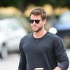 Liam Hemsworth est allé chercher des boissons à emporter chez "Alfred Coffee" à Los Angeles, le 8 juillet 2019.