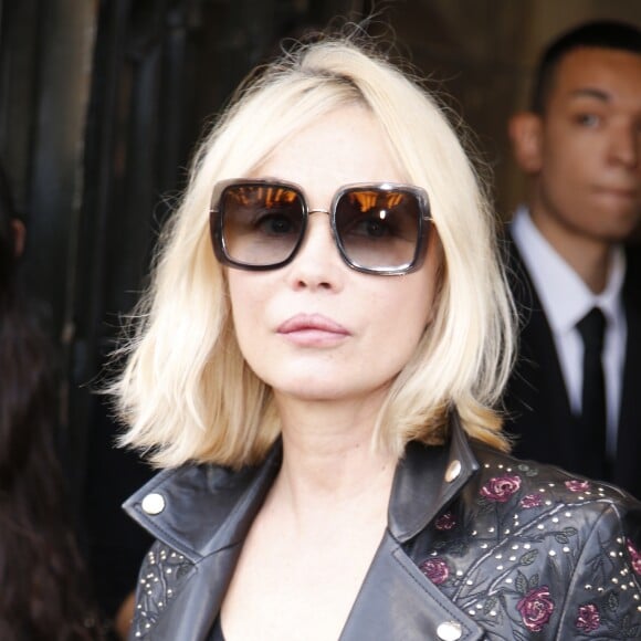 Emmanuelle Béart - Arrivée des people au défilé de mode Elie Saab collection prêt-à-porter Printemps/Eté 2018 lors de la fashion week à Paris, le 1er octobre 2017. © Christophe Aubert via Bestimage