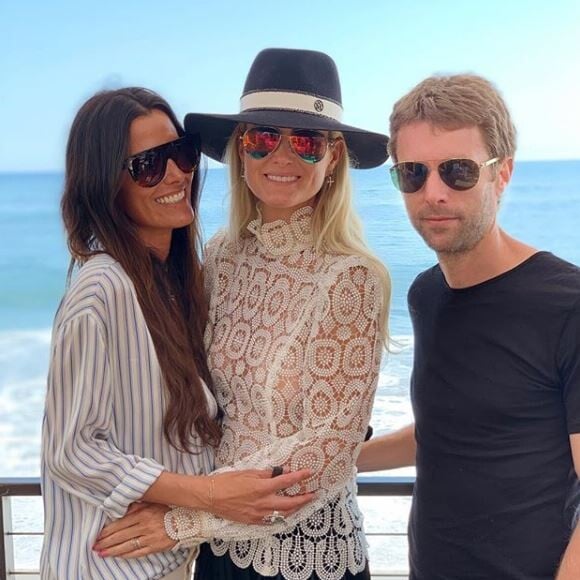 Françoise Thibaut publie une photo de ses enfants Laeticia Hallyday et Grégory Boudou et sa belle-fille Maryline sur Instagram le 23 mars 2019.