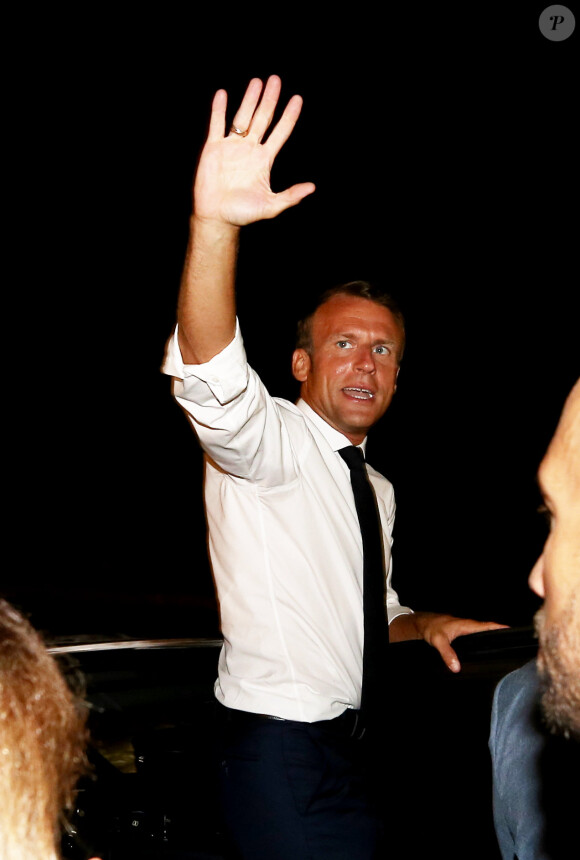 Emmanuel Macron, président de la République Française, prend un bain de foule à l'issue des commémorations du 75ème anniversaire de la libération de la ville de Bormes-les-Mimosas, lors du débarquement de Provence. Bormes-les-Mimosas, le 17 août 2019. © Dominique Jacovides/Bestimage