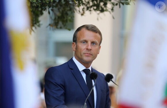 Emmanuel Macron, président de la République Française, fait une allocution dans le cadre de la cérémonie de commémoration du 75ème anniversaire de la libération de la ville de Bormes-les-Mimosas, lors du débarquement de Provence. Bormes-les-Mimosas, le 17 août 2019. © Dominique Jacovides/Bestimage