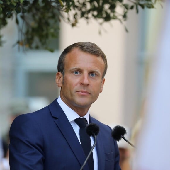 Emmanuel Macron, président de la République Française, fait une allocution dans le cadre de la cérémonie de commémoration du 75ème anniversaire de la libération de la ville de Bormes-les-Mimosas, lors du débarquement de Provence. Bormes-les-Mimosas, le 17 août 2019. © Dominique Jacovides/Bestimage