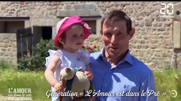 Eric de "L'amour est dans le pré" saison 11 présente sa fille Victoire lors du tournage de "L'amour est dans le pré, que sont-ils devenus ?" diffusé le 19 août 2019, sur M6