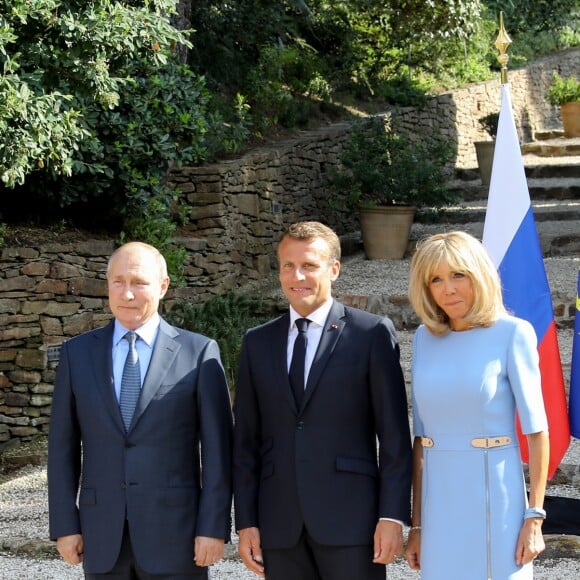 Brigitte Macron - Le président Emmanuel Macron accueille le président Vladimir Poutine au Fort de Brégançon avant un point presse commun le 19 août 2019. © Dominique Jacovides / Bestimage