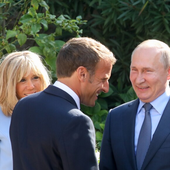 Brigitte Macron - Le président Emmanuel Macron accueille le président Vladimir Poutine au Fort de Brégançon avant un point presse commun le 19 août 2019. © Dominique Jacovides / Bestimage