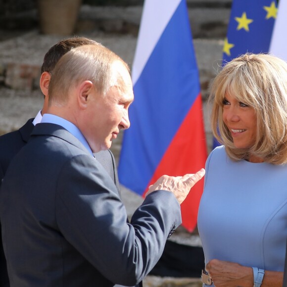 Brigitte Macron - Le président Emmanuel Macron accueille le président Vladimir Poutine au Fort de Brégançon avant un point presse commun le 19 août 2019. © Dominique Jacovides / Bestimage