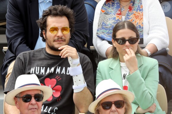 Amir Haddad et sa femme Lital - Célébrités dans les tribunes des internationaux de France de tennis de Roland Garros à Paris, France, le 9 juin 2019. © Jacovides-Moreau/Bestimage