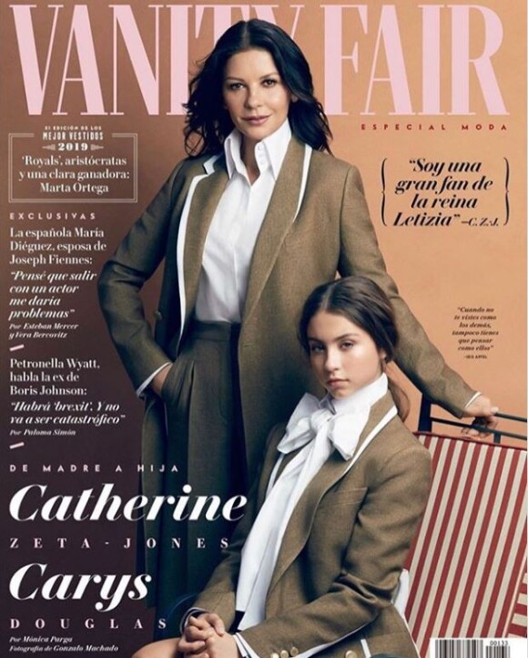 Catherine Zeta-Jones et sa fille Carys en couverture de vanity Fair espagne (Septembre 2019).