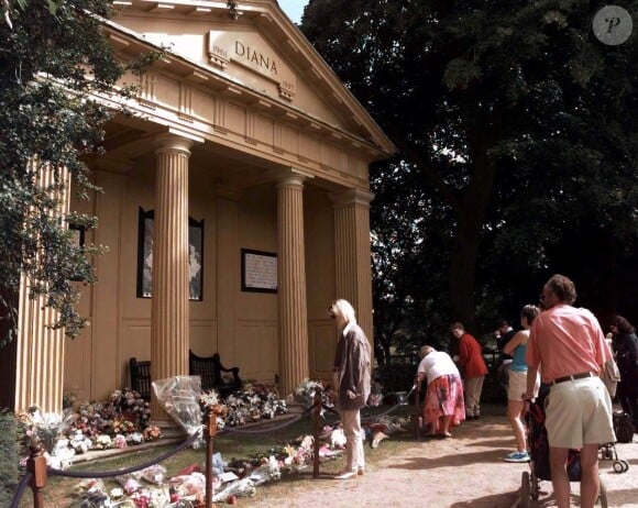 La tombe de la princesse Diana au domaine d'Althorp dans le Northamptonshire, en 1998.