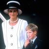 Lady Di avec son fils Harry pour le 50ème anniversaire de la victoire des Alliés en 1995 à Londres.