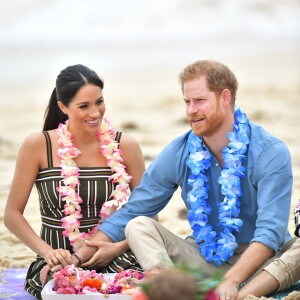 Le prince Harry, duc de Sussex, et Meghan Markle, duchesse de Sussex, enceinte, visitent la plage de Bondi Beach. Sydney, le 19 octobre 2018.