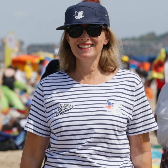 Exclusif - Valérie Trierweiler lors de la 40ème édition de la journée des oubliés des vacances organisée par le SPF (Secours Populaire Français), sur les plages de Deauville, France, le 21 août 2019. © Christophe Clovis/Bestimage