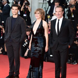 Emmanuelle Seigner, Jean Dujardin et Louis Garrel assistent à la projection du film "J'accuse !" lors du 76ème festival du film de Venise. Le 30 août 2019.