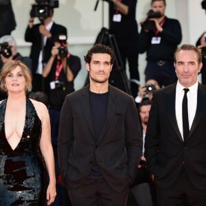 Emmanuelle Seigner, Jean Dujardin et Louis Garrel assistent à la projection du film "J'accuse !" lors du 76ème festival du film de Venise. Le 30 août 2019.