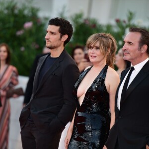 Emmanuelle Seigner, Jean Dujardin et Louis Garrel assistent à la projection du film "J'accuse !" lors du 76ème festival du film de Venise. Le 30 août 2019.