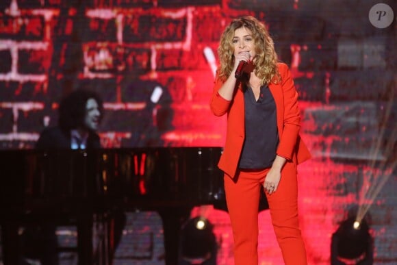Exclusif - Julie Zenatti sur le plateau de l'émission TV "Toujours ensemble, notre raison d'être" à l'occasion du Sidaction 2018 au Casino de Paris. Le 24 mars 2018 © Christophe Clovis-Cyril Moreau / Bestimage