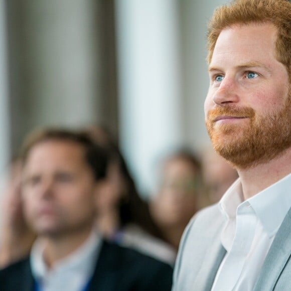 Le prince Harry, duc de Sussex, présentait le 3 septembre 2019 à Amsterdam aux Pays-Bas Travalyst, un partenariat entre des opérateurs digitaux du monde du tourisme pour développer des pratiques durables, respectueuses de l'environnement et profitables aux communautés locales.