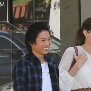 Angelina Jolie est allée déjeuner avec ses enfants Shiloh, Zahara et Pax Jolie-Pitt au restaurant Fig & Olive dans le quartier de West Hollywood à Los Angeles, le 2 septembre 2019.