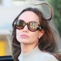 Angelina Jolie panse ses blessures, entourée de Shiloh, Zahara et Pax