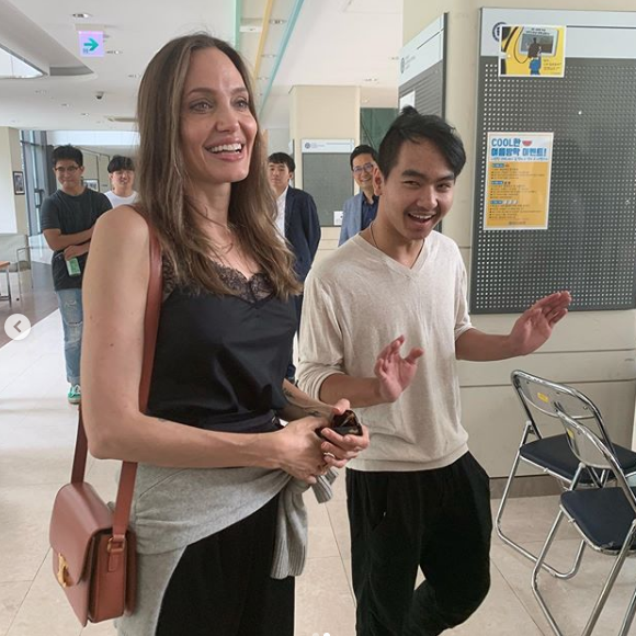 Angelina Jolie dépose son fils aîné Maddox (18 ans) à l'Université de Yonsei en Corée du Sud, le 21 août 2019.