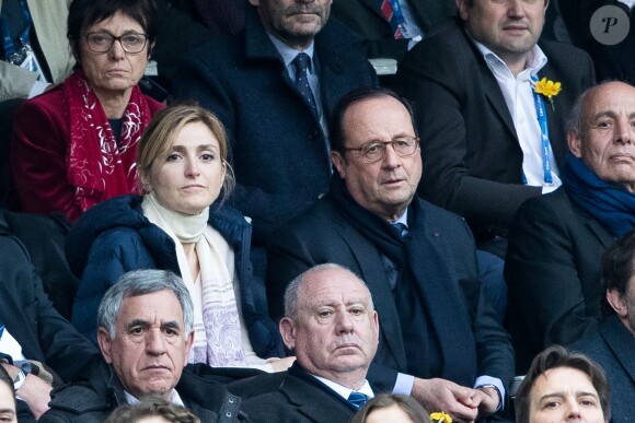 François Hollande et sa compagne Julie Gayet lors du tournoi des six nations de rugby, la France contre l'Angleterre au Stade de France à Saint-Denis, Seine Saint-Denis, France, le 10 mars 2018. Les Bleus s'imposent 22-16. © Cyril Moreau/Bestimage
