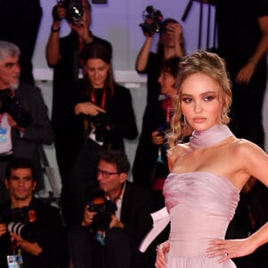 Lily-Rose Depp - Tapis rouge du film "The King" lors du 76ème festival international du film de Venise, la Mostra, le 2 septembre 2019.