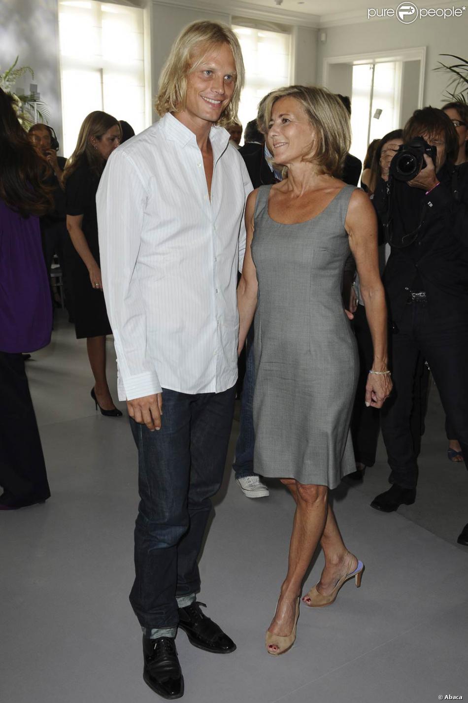 Claire Chazal et son compagnon Arnaud Lemaire au défilé ...