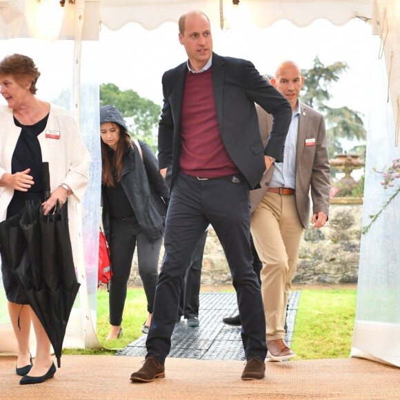 Le prince William, duc de Cambridge, visite le centre social des pompiers Harcombe House à Chudleigh dans le Devon le 9 septembre 2019.